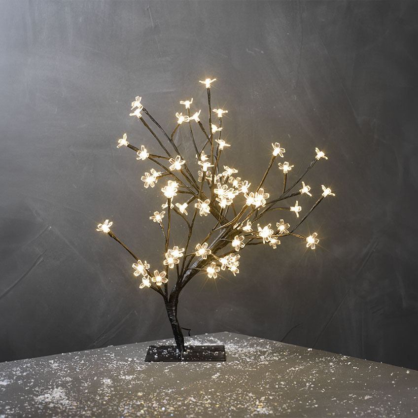 Kleiner LED Lichterbaum als Weihnachts-Dekoration 