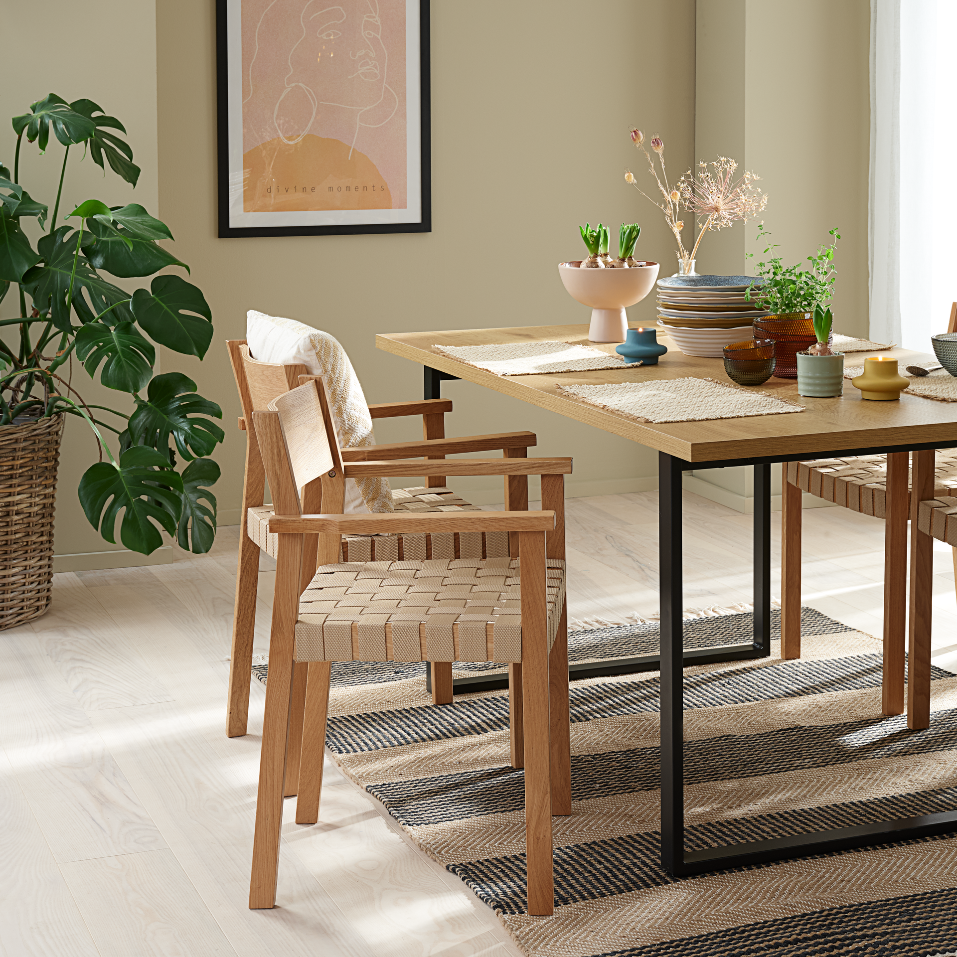VADEHAVET Stühle, AABENRAA Tisch Wohnzimmer mit Esstisch und Stühlen