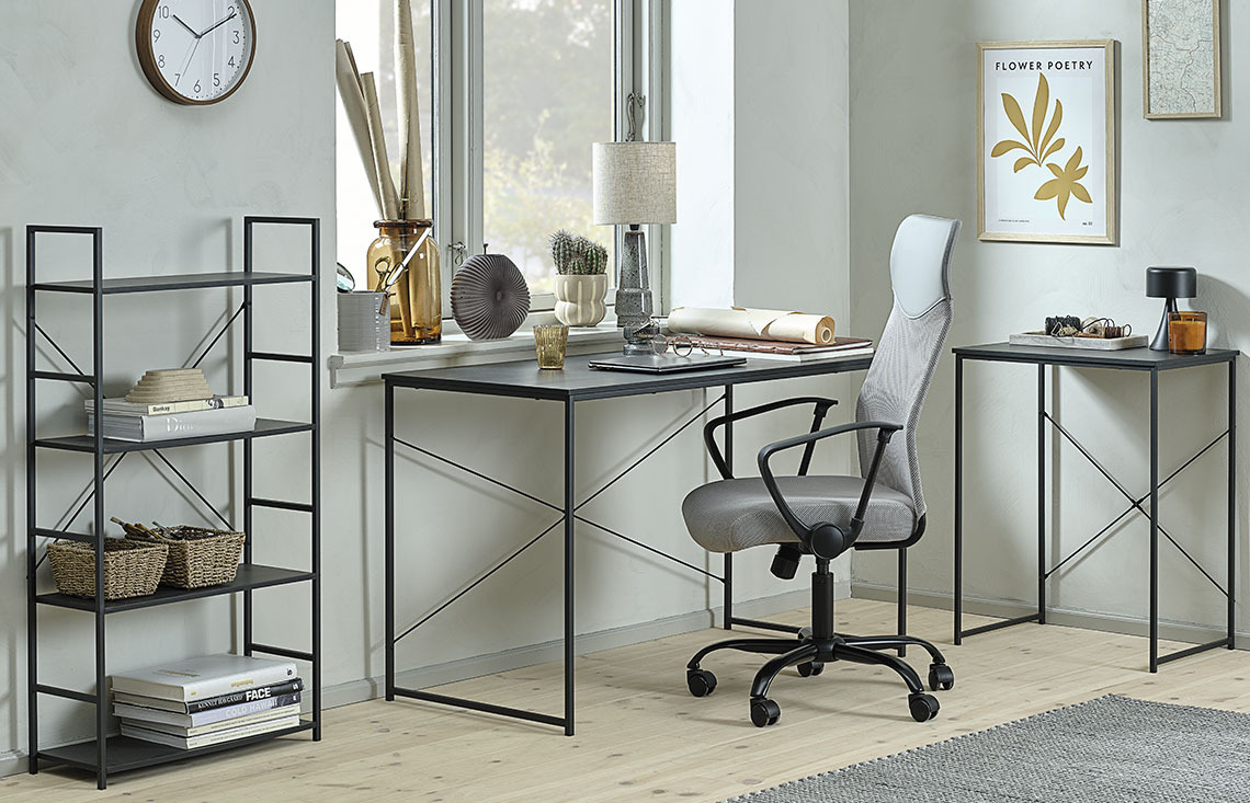 BILLUM Bürostuhl sowie ASTRUP Schreibtische und Wandregal Bürostuhl mit hoher Rückenlehne im Homeoffice