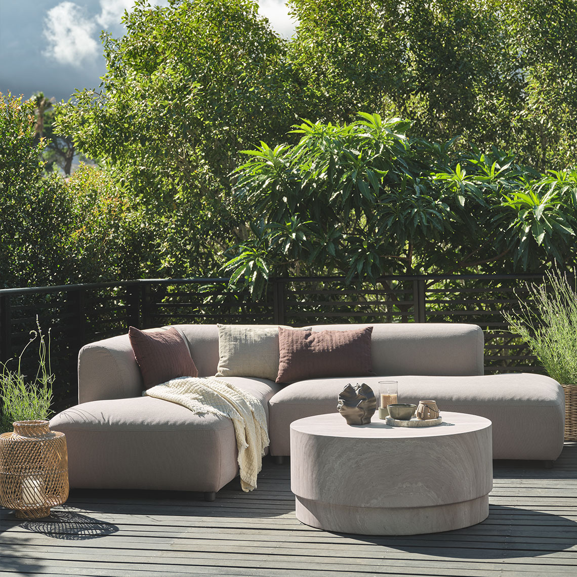 Garten-Lounge-Set aus wetterfestem Material