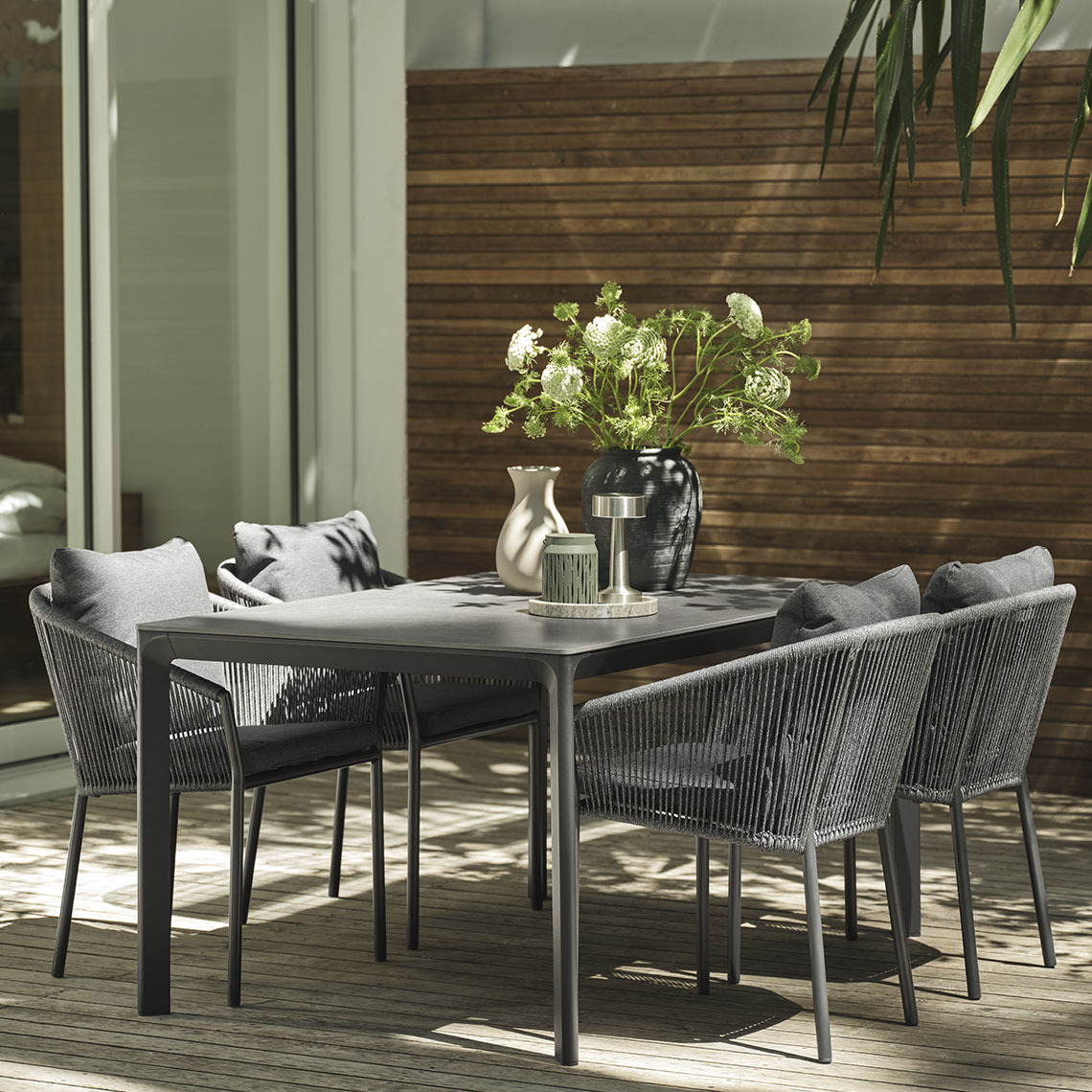 KUMLA Gartentisch und GILJA Gartenstühle Gartentisch mit Outdoor-Stühlen