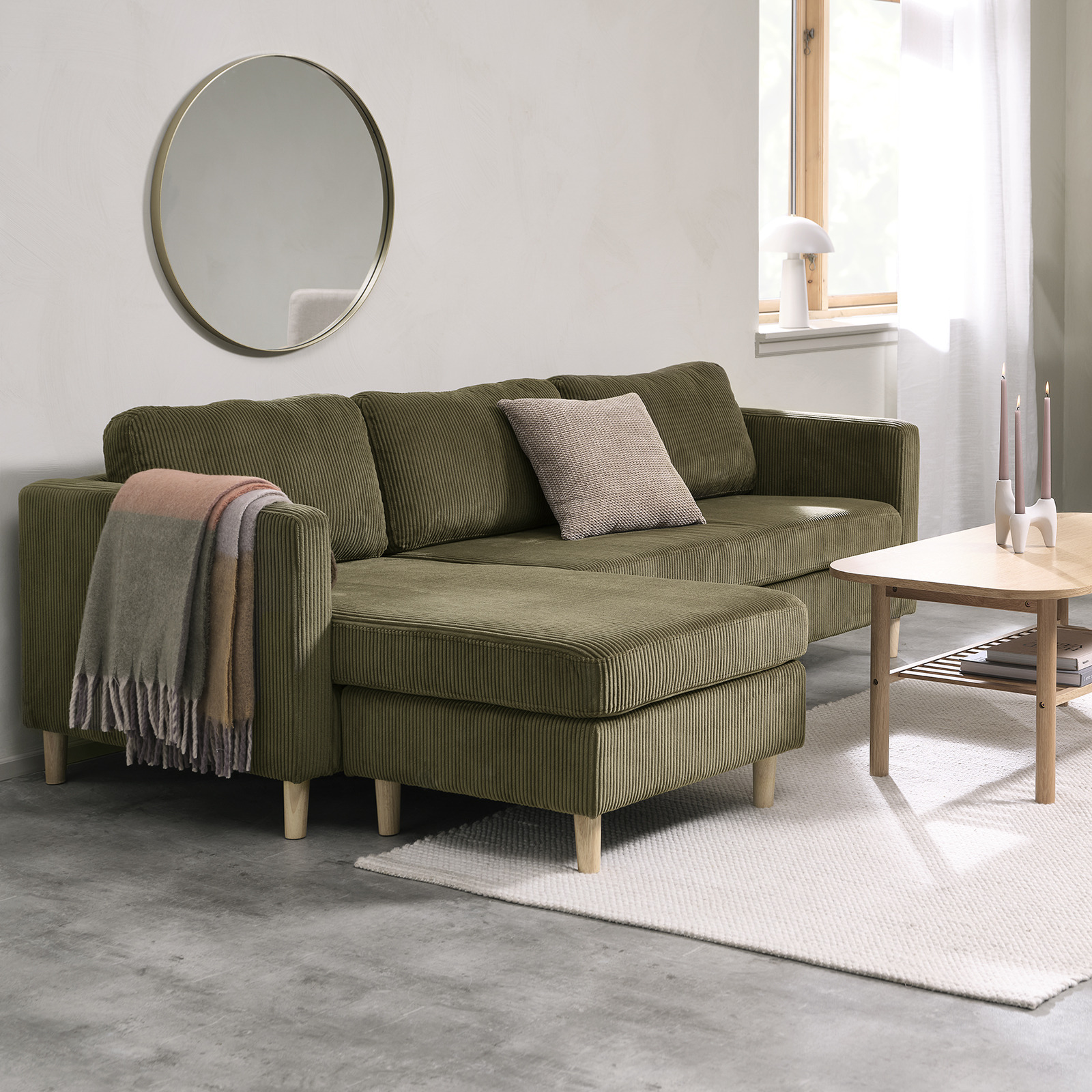 FALSLEV Sofa mit Chaiselongue in Olivgrün Olivgrünes Sofa mit Chaiselongue