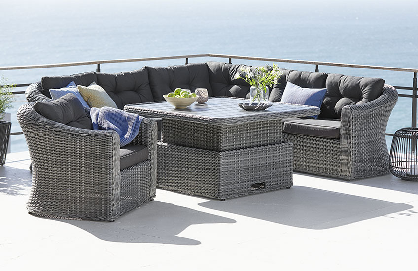 Graues Garten-Lounge-Set mit Ecksofa, Sessel und verstellbarem Tisch