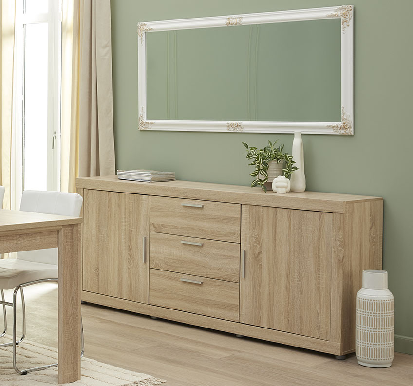 NORDBORG Spiegel mit weißem Rahmen über dem RINDSHOLM Sideboard Esszimmer mit einem rechteckigen Spiegel über einer Anrichte